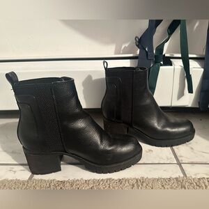 Cute Black Boots size 7